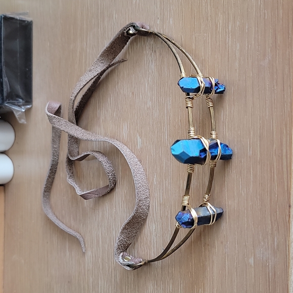 Blue Quartz crown main image 4
